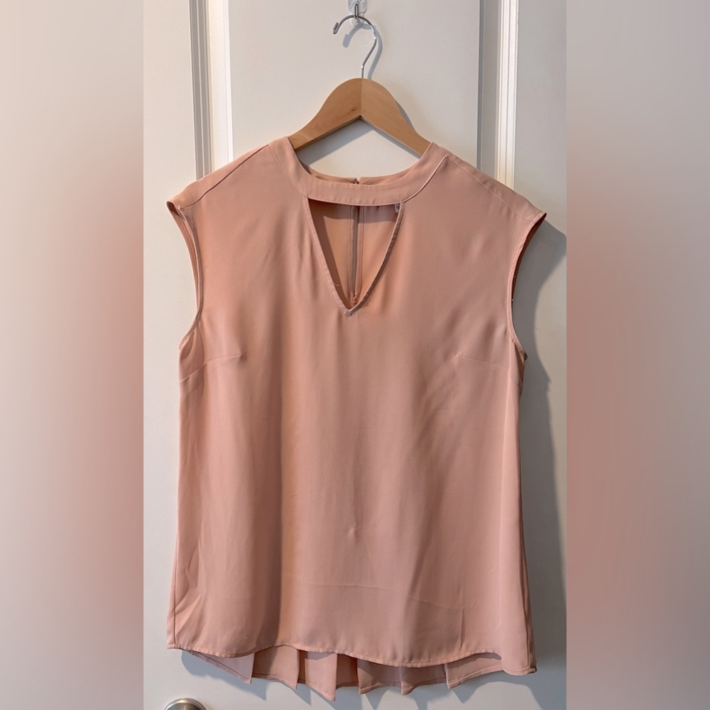 DR2 light pink sleeveless blouse. Size small